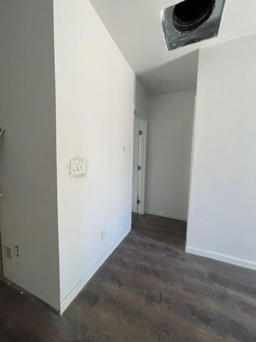 534 E Vassar Avenue, Fresno, CA 93704