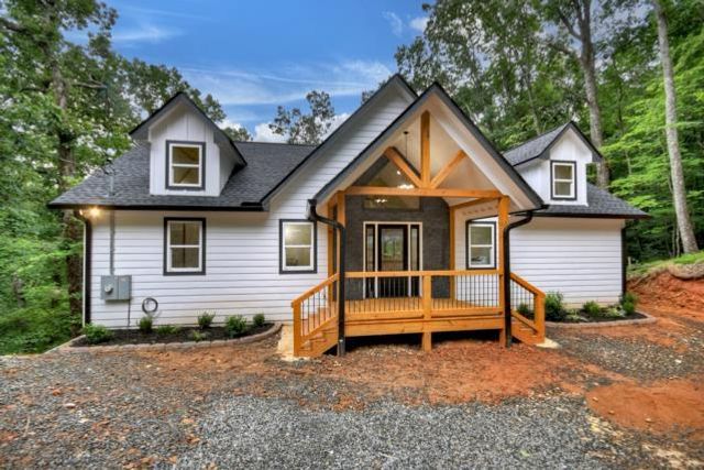 1041 Mountain Oak Road, Ellijay, GA 30536