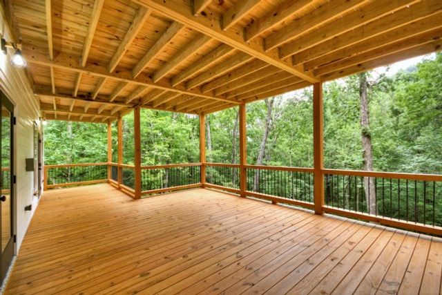 1041 Mountain Oak Road, Ellijay, GA 30536