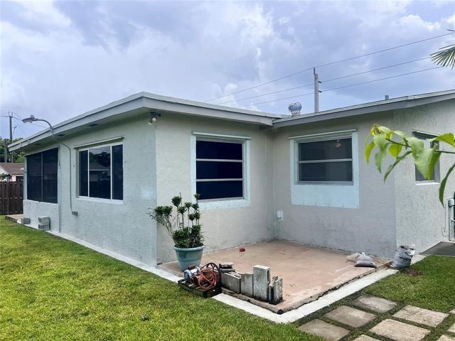 8361 NW 27th Place, Sunrise, FL 33322