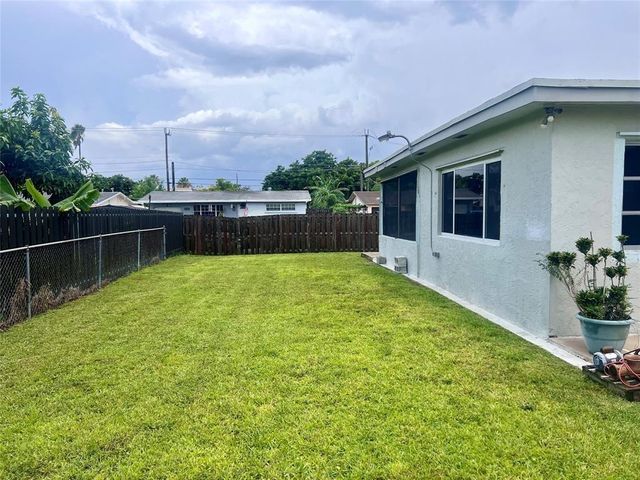 8361 NW 27th Place, Sunrise, FL 33322