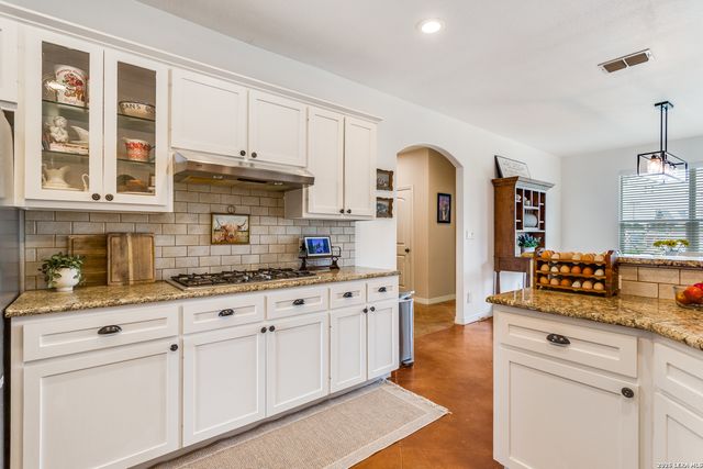 106 RIVER MOUNTAIN DR, Boerne, TX 78006