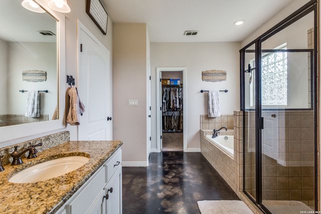 106 RIVER MOUNTAIN DR, Boerne, TX 78006