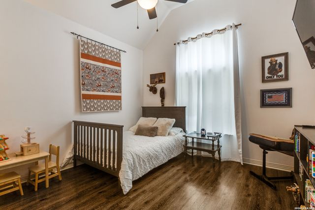 106 RIVER MOUNTAIN DR, Boerne, TX 78006