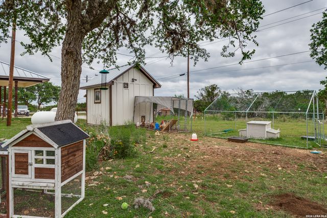 106 RIVER MOUNTAIN DR, Boerne, TX 78006