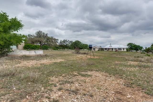 106 RIVER MOUNTAIN DR, Boerne, TX 78006