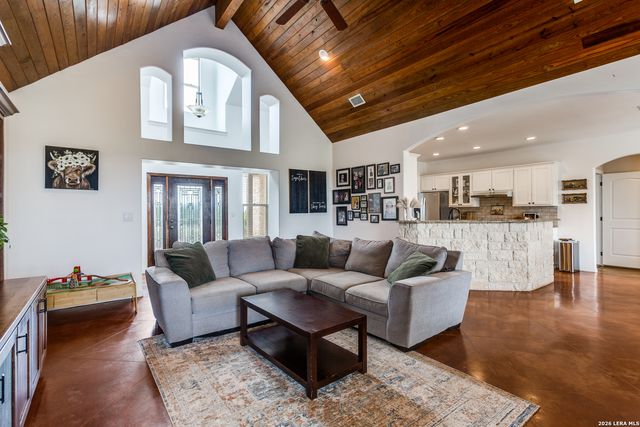 106 RIVER MOUNTAIN DR, Boerne, TX 78006