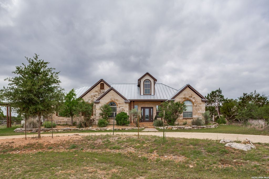106 RIVER MOUNTAIN DR, Boerne, TX 78006