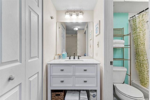 2463 Kuhio Avenue 905, Honolulu, HI 96815