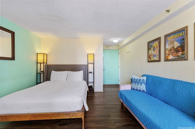 2463 Kuhio Avenue 905, Honolulu, HI 96815