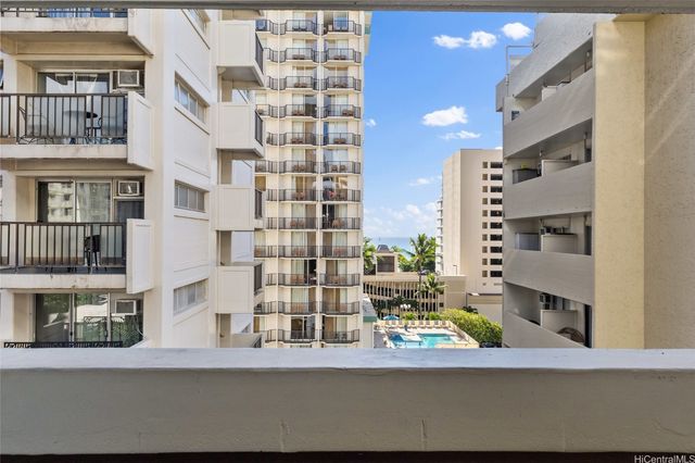 2463 Kuhio Avenue 905, Honolulu, HI 96815