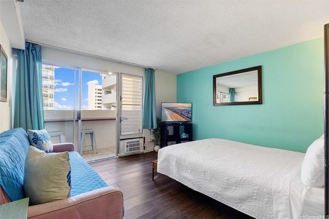 2463 Kuhio Avenue 905, Honolulu, HI 96815