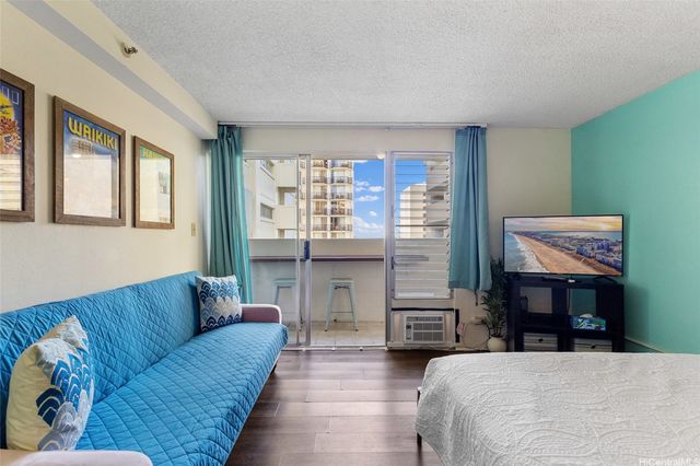 2463 Kuhio Avenue 905, Honolulu, HI 96815