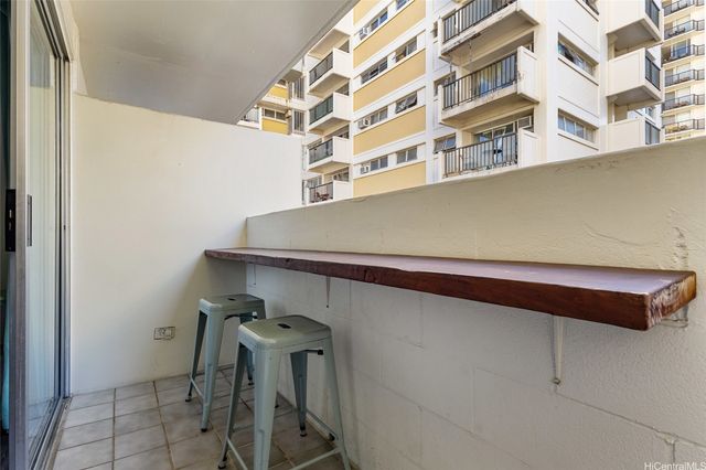 2463 Kuhio Avenue 905, Honolulu, HI 96815