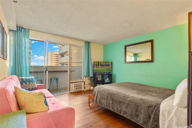 2463 Kuhio Avenue 905, Honolulu, HI 96815