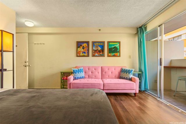 2463 Kuhio Avenue 905, Honolulu, HI 96815