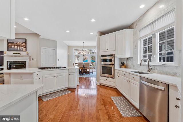 9183 TOPAZ ST, Fairfax, VA 22031