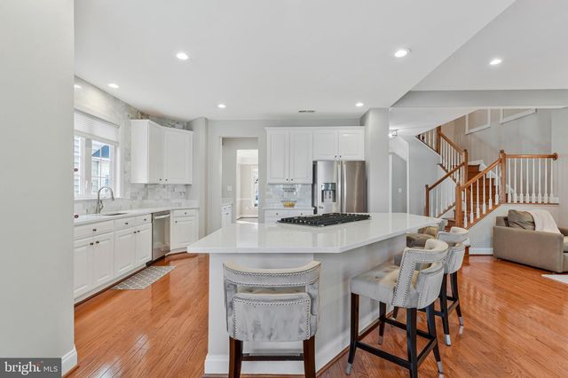 9183 TOPAZ ST, Fairfax, VA 22031