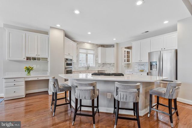 9183 TOPAZ ST, Fairfax, VA 22031