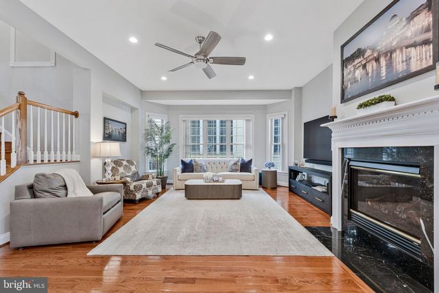 9183 TOPAZ ST, Fairfax, VA 22031