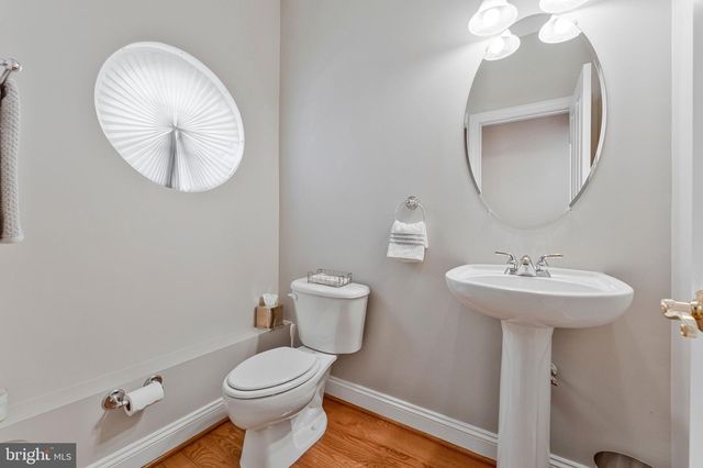 9183 TOPAZ ST, Fairfax, VA 22031