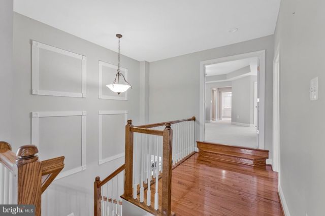 9183 TOPAZ ST, Fairfax, VA 22031