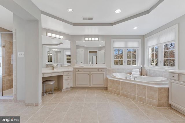 9183 TOPAZ ST, Fairfax, VA 22031