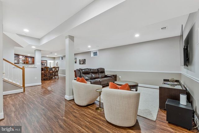 9183 TOPAZ ST, Fairfax, VA 22031