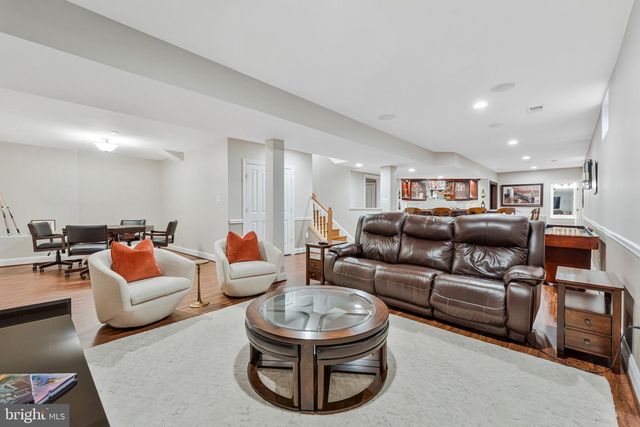 9183 TOPAZ ST, Fairfax, VA 22031