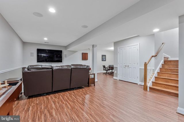 9183 TOPAZ ST, Fairfax, VA 22031