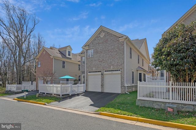 9183 TOPAZ ST, Fairfax, VA 22031