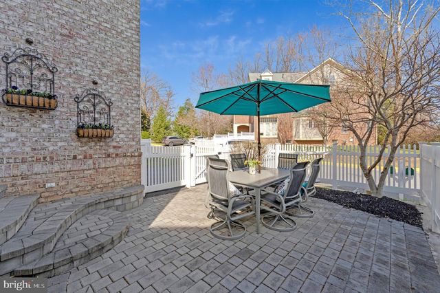 9183 TOPAZ ST, Fairfax, VA 22031