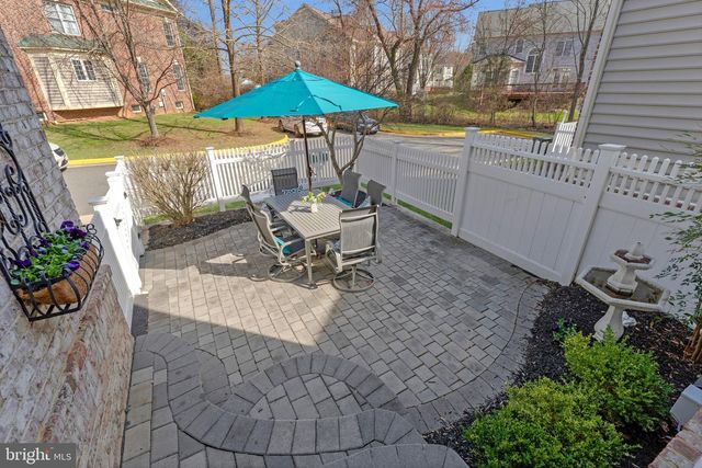 9183 TOPAZ ST, Fairfax, VA 22031