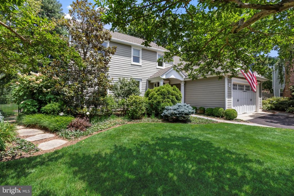 3 CIRCLE DR, MOORESTOWN, NJ 08057 — photo 2
