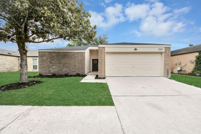 7227 Cabrina Lane, Houston, TX 77083