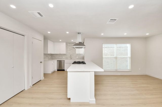 7227 Cabrina Lane, Houston, TX 77083