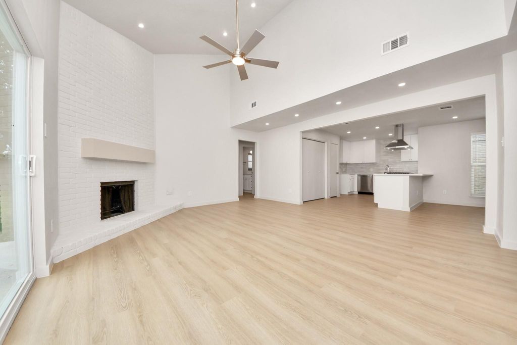 7227 Cabrina Lane, Houston, TX 77083