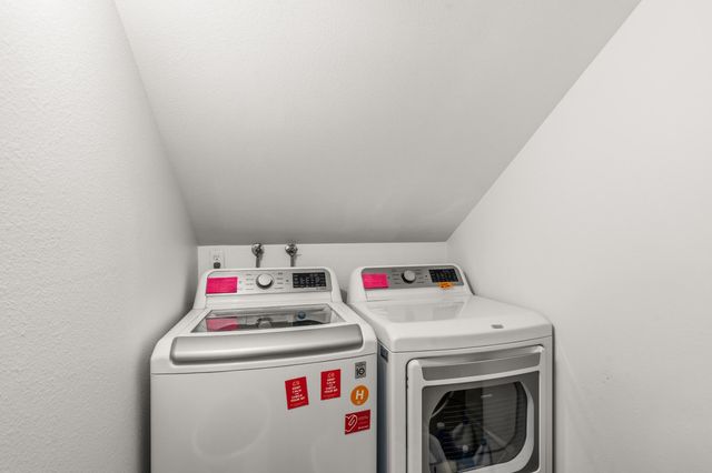 302 Medford Heights Lane, Medford, OR 97504