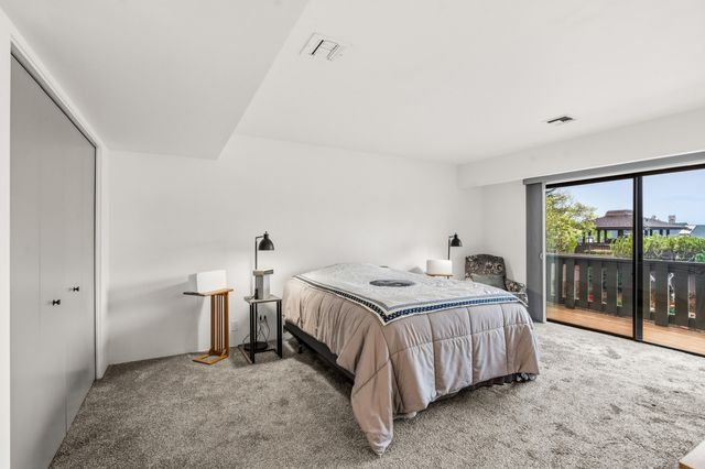 302 Medford Heights Lane, Medford, OR 97504