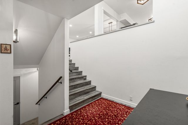 302 Medford Heights Lane, Medford, OR 97504