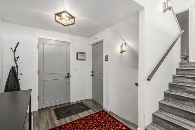 302 Medford Heights Lane, Medford, OR 97504