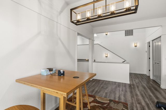 302 Medford Heights Lane, Medford, OR 97504