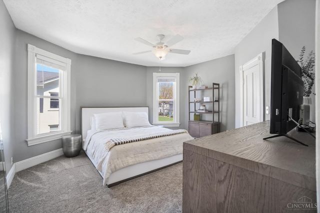 1317 Grace Avenue, Cincinnati, OH 45208