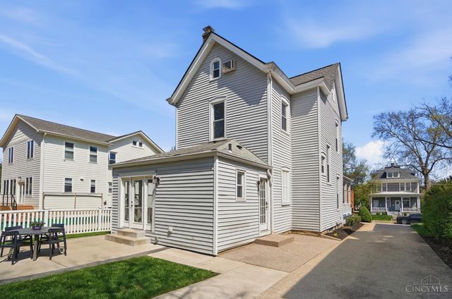 1317 Grace Avenue, Cincinnati, OH 45208