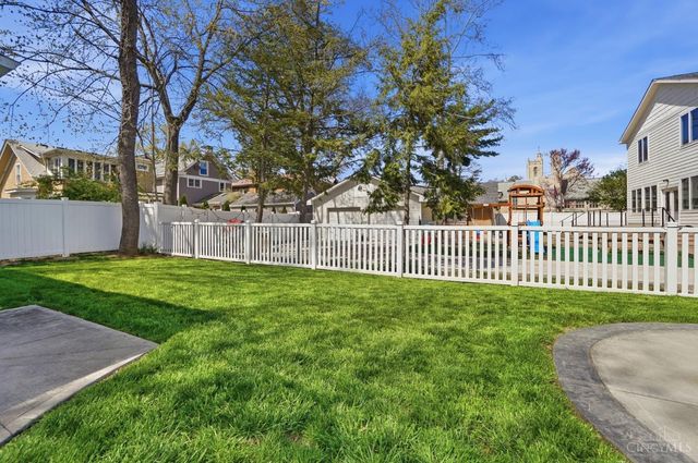 1317 Grace Avenue, Cincinnati, OH 45208