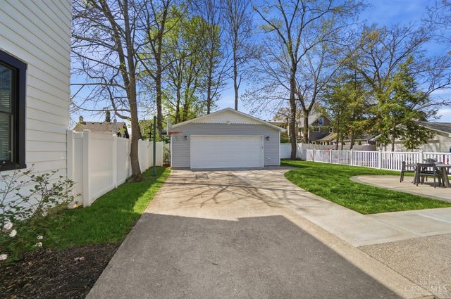 1317 Grace Avenue, Cincinnati, OH 45208