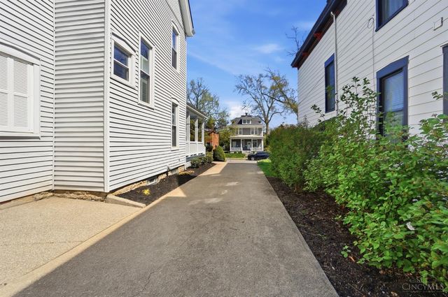 1317 Grace Avenue, Cincinnati, OH 45208