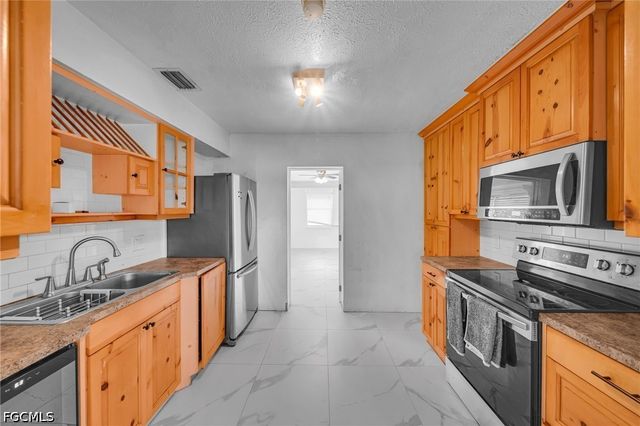 302 E Penn RD, Lehigh Acres, FL 33936