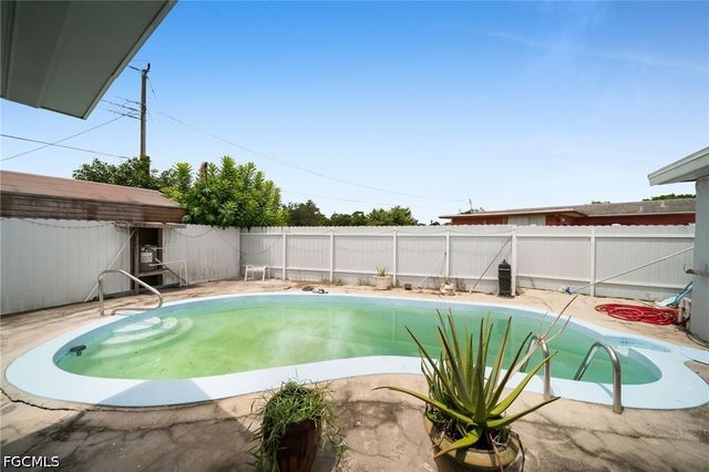 302 E Penn RD, Lehigh Acres, FL 33936