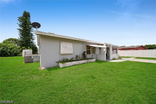302 E Penn RD, Lehigh Acres, FL 33936